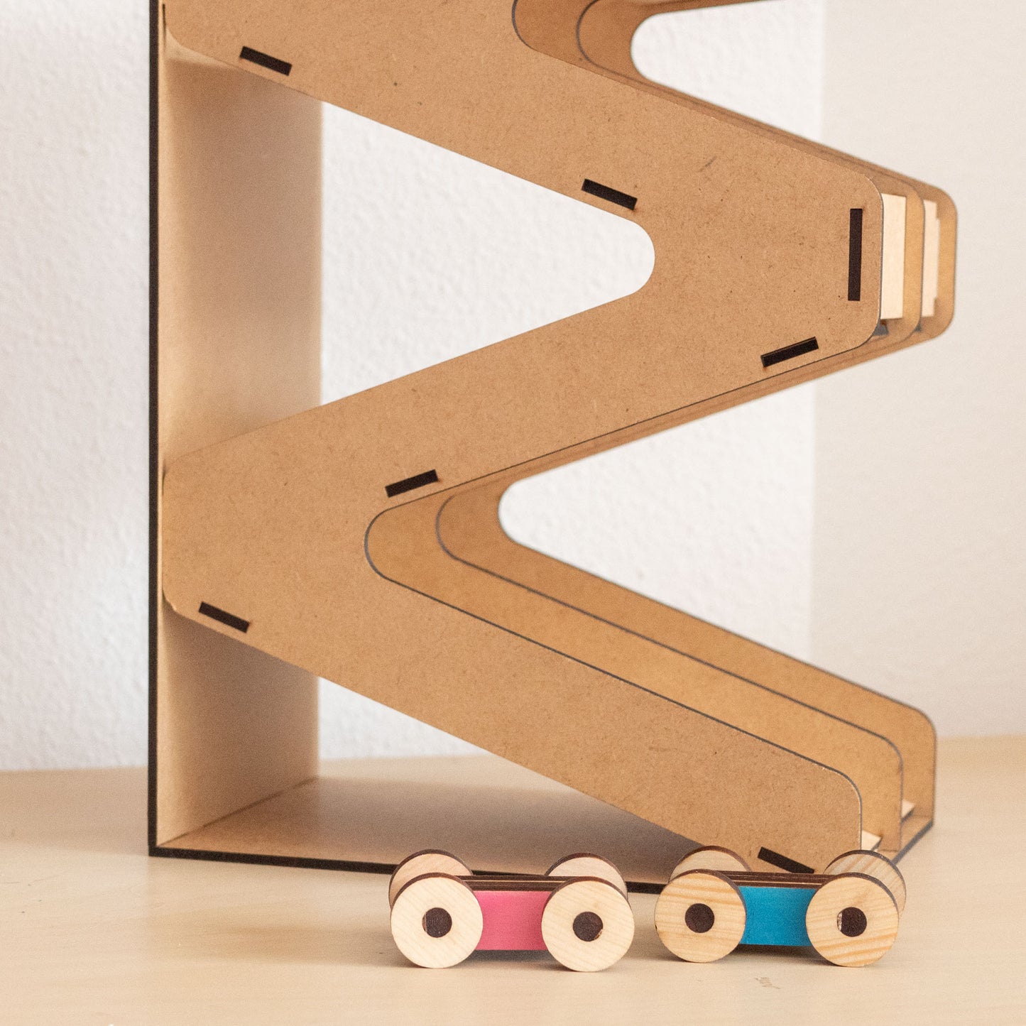 Wooden Double Ramp with 2 Cars β Double the Fun for Kids πππ¨